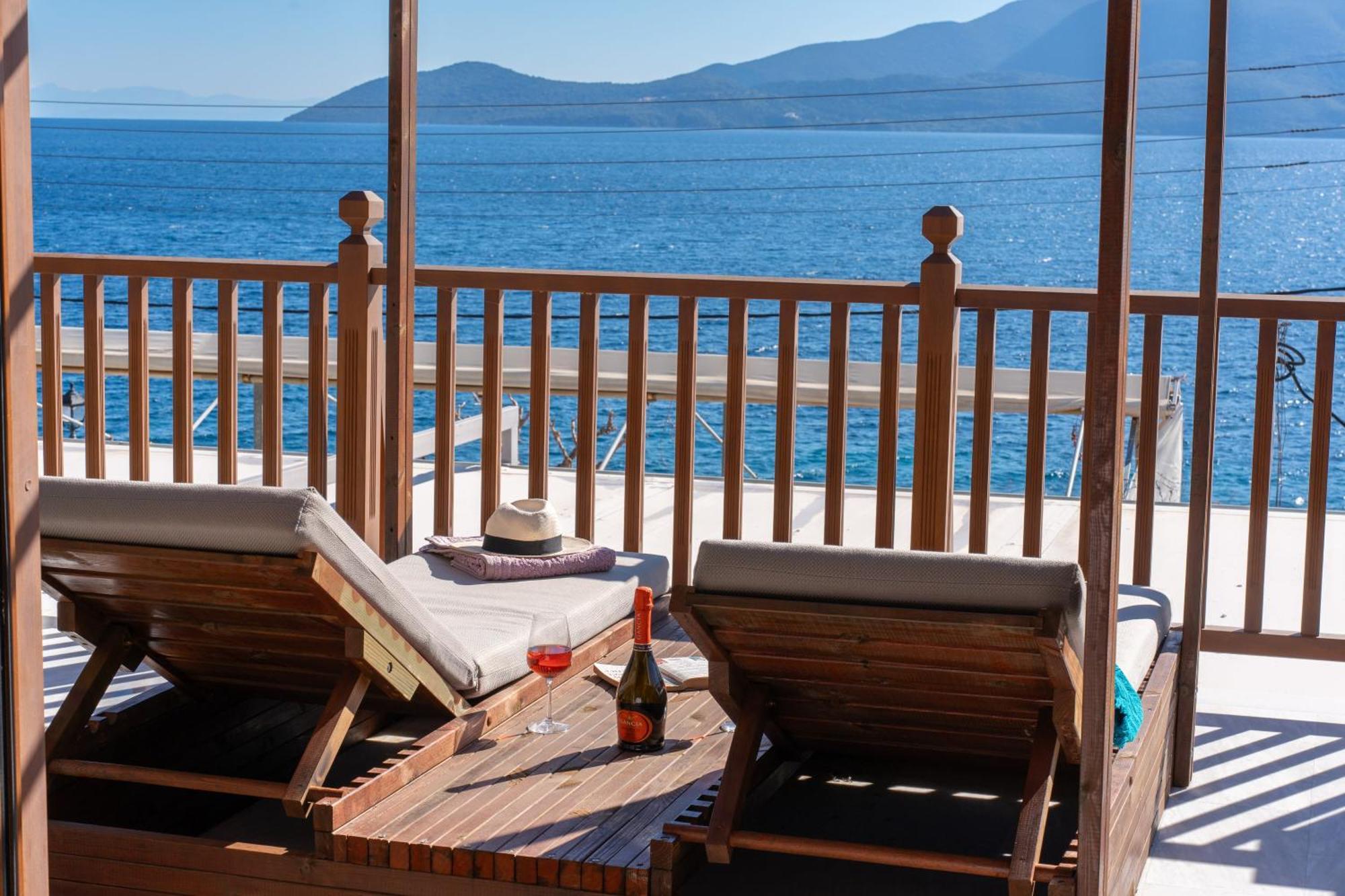 Sea Rock Apartment Agia Efimia Zewnętrze zdjęcie